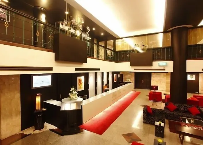 Cross Vibe Srinakarin Hotel