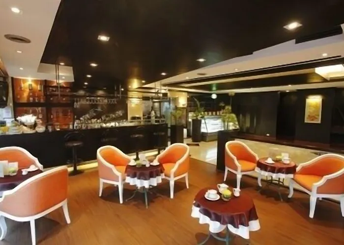 Cross Vibe Srinakarin Hotel 4*