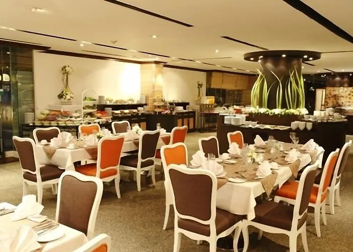 Hotel Cross Vibe Srinakarin