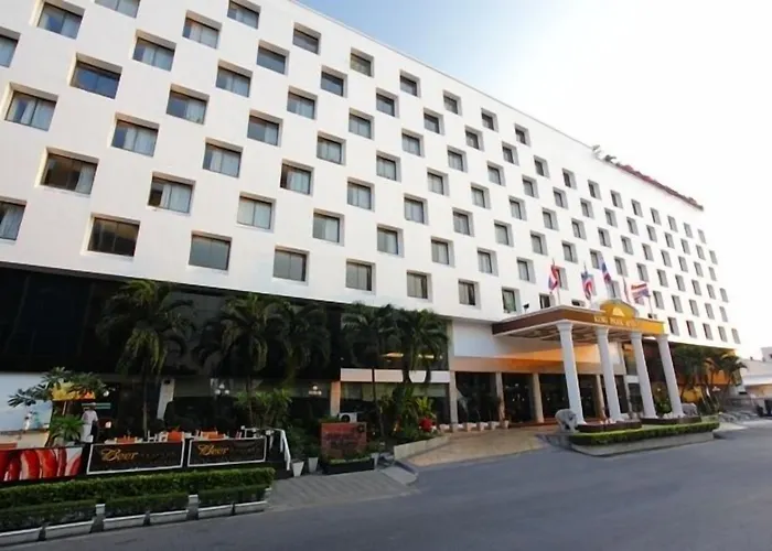 Hotel Cross Vibe Srinakarin Bangkok