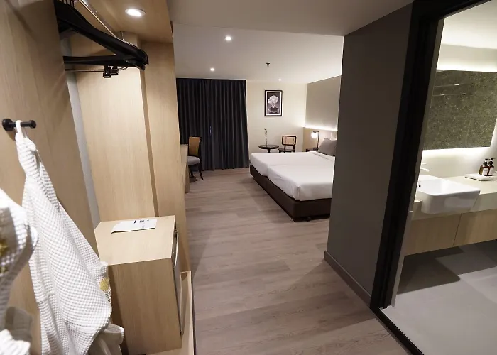 Hotel Cross Vibe Srinakarin