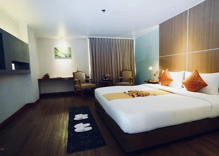 Cross Vibe Srinakarin 4*