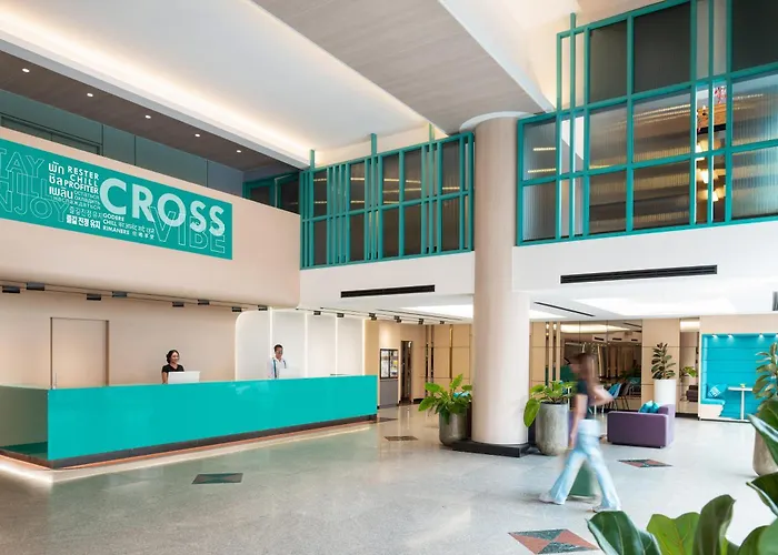 Hotel Cross Vibe Srinakarin 4*