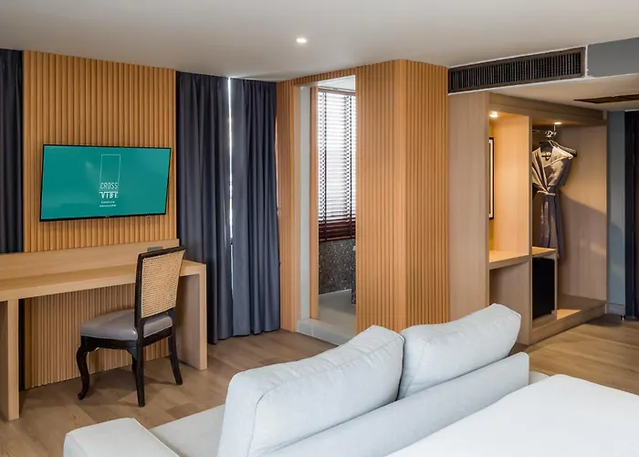 Cross Vibe Srinakarin Hotel Bangkok