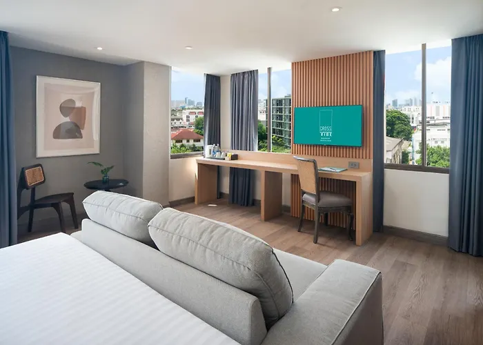 Hotel Cross Vibe Srinakarin