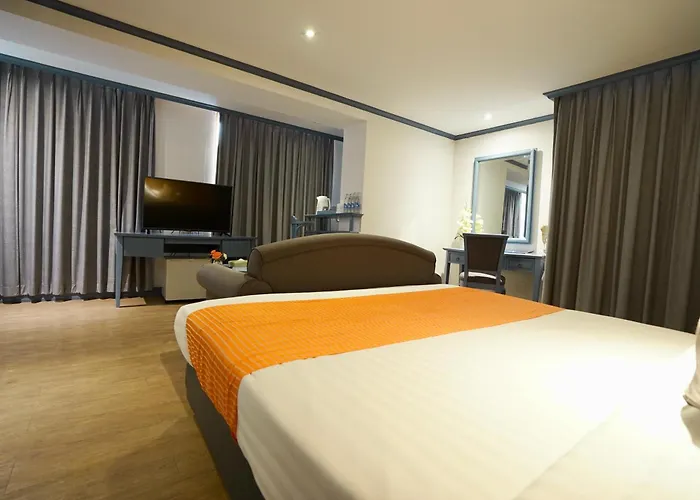 Hotel Cross Vibe Srinakarin