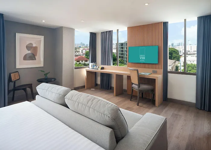 Cross Vibe Srinakarin Hotel 4*