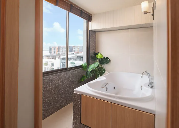 Hotel Cross Vibe Srinakarin